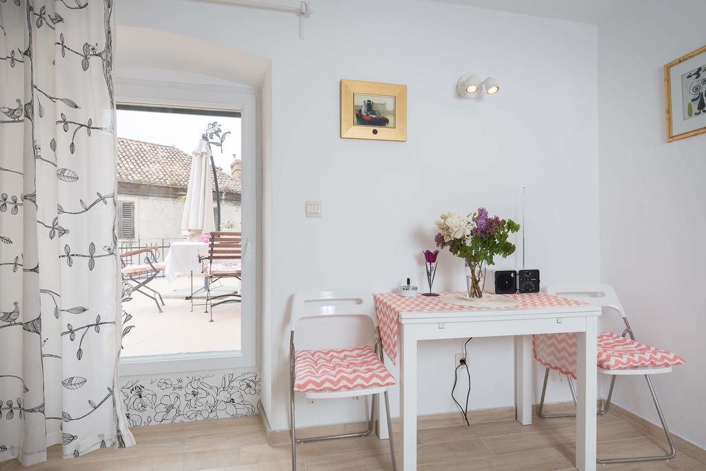 Phoenix Studio Apartment Σπλιτ Εξωτερικό φωτογραφία